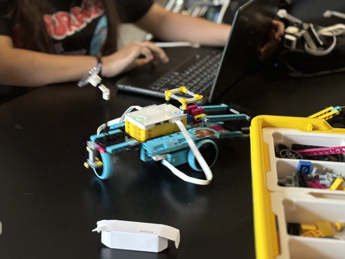 STEM Camp robotics!! #engineeringlife #stemeducation #PiedmontStrong @PLMS_DrRay