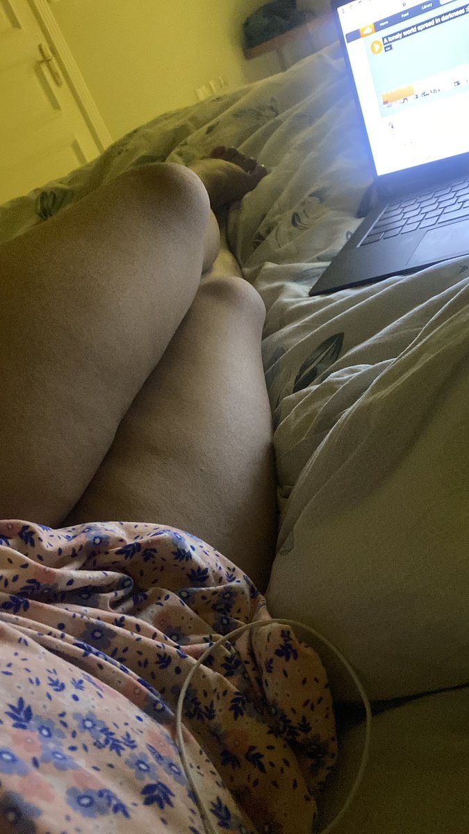 leabiansonly's tweet photo. fuck me https://t.co/G0PFvB438d