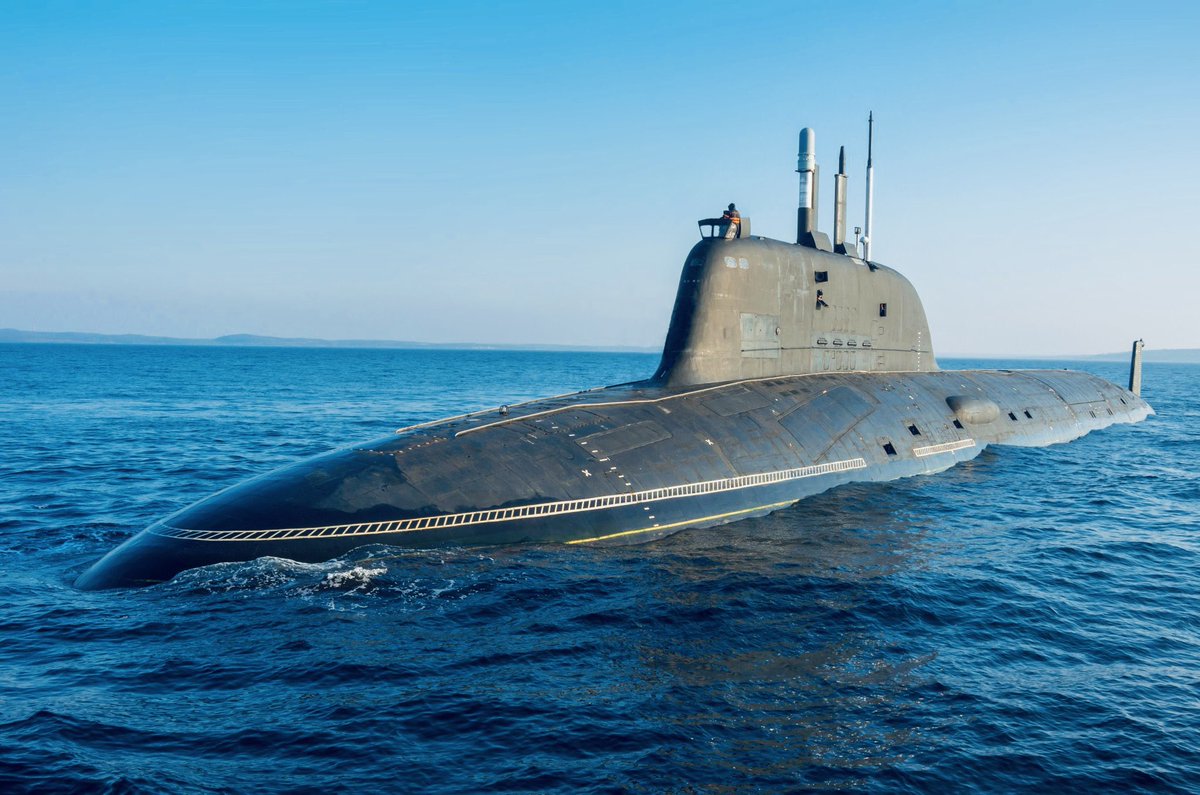 QTHESTORMM's tweet image. 🚨🚨🚨 MAJOR UPDATE: ONGOING RUSSIAN NUCLEAR CRISIS NOW 26 MILES OFF FLORIDA COAST, WARSHIPS AND NUCLEAR SUBMARINE NOW CLOSING IN !!!
THEY HAVE BEEN THERE FOR 48 HOURS AND REFUSE TO LEAVE !!!