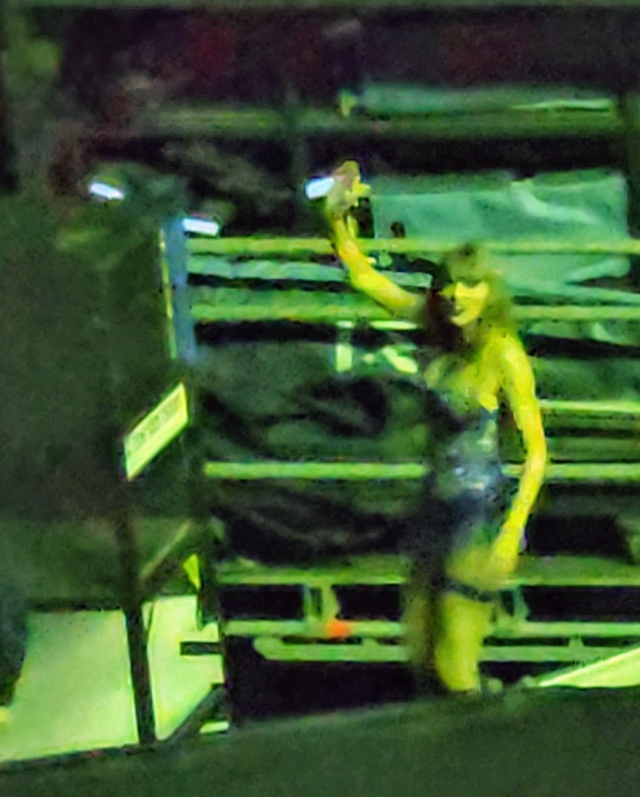 Is it dark? Yes. 
Is it blurry? Yes.
Will I forever convince myself Taylor was looking right at me while waving goodbye? Also yes 😂
#EdinburghTStheErasTour