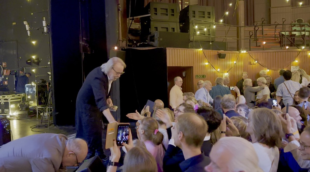 ABBATheFans's tweet photo. 🎶🪗 Benny Anderssons Orkester brought the house down tonight! ⭐️⭐️⭐️⭐️⭐️ #abba #bennyandersson https://t.co/egPWrw60gK