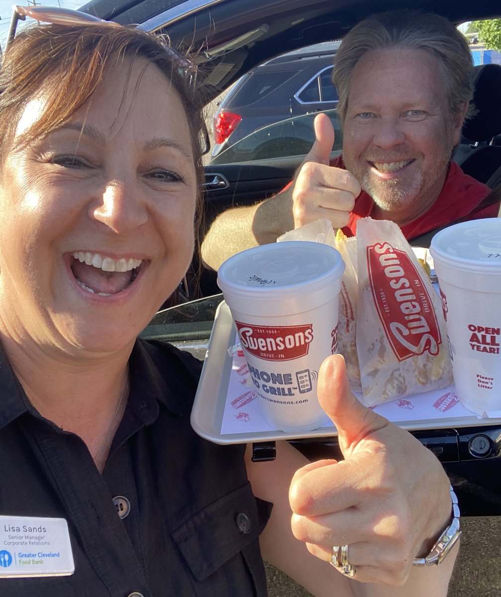 One more hour! #driveintodonate Tell the Brooklyn Oh location you’re supporting <a href="/CleFoodBank/">Greater Cleveland Food Bank</a> <a href="/SwensonsDriveIn/">Swensons Drive-In</a>