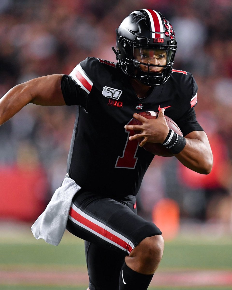 OhioStateFB's tweet photo. We know the answer 😏⚫️ https://t.co/mWE4RNsZi0