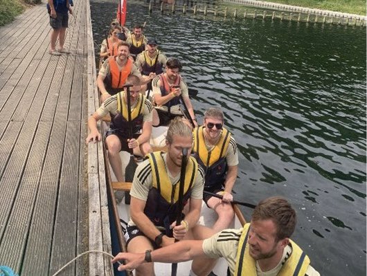 🚣‍♀️ #LUFCAcademy staff are taking part in the Dragon Boat Race at Roundhay Park on Sunday 23rd June to raise money for Martin House Hospice

Please donate below if you can ⤵️
justgiving.com/page/leeds-uni…