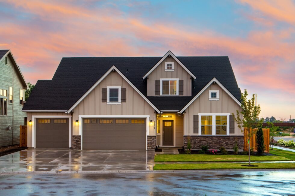 dbuildingsupply's tweet photo. Don't let harsh weather compromise your home's safety. Our blog dives deep into the world of shingles engineered to withstand even the toughest climates. Check it out now! https://t.co/gBu6Hsii6l https://t.co/fpja1nLmUz