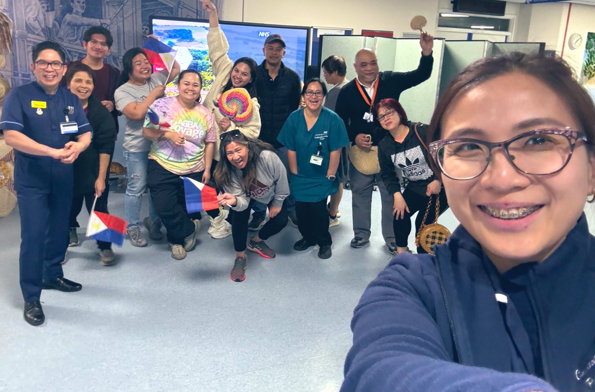 CristalSjrs's tweet image. Prep Team for Philippine Independence Day Celebration at PRH. 🇵🇭 #itsmorefuninthephilippines #lovephilippines #piliinmoangpilipinas