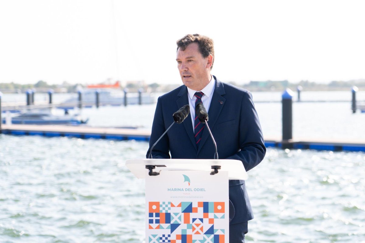 APHuelva's tweet photo. Inauguramos la dársena norte de la Marina del Odiel ⛵ en el #MuelledeLevante, donde estamos llevando a cabo un gran proyecto de remodelación

El espacio supone un impulso para el turismo, el deporte náutico, el ocio y el recreo en #Huelva https://t.co/iedy997KRr