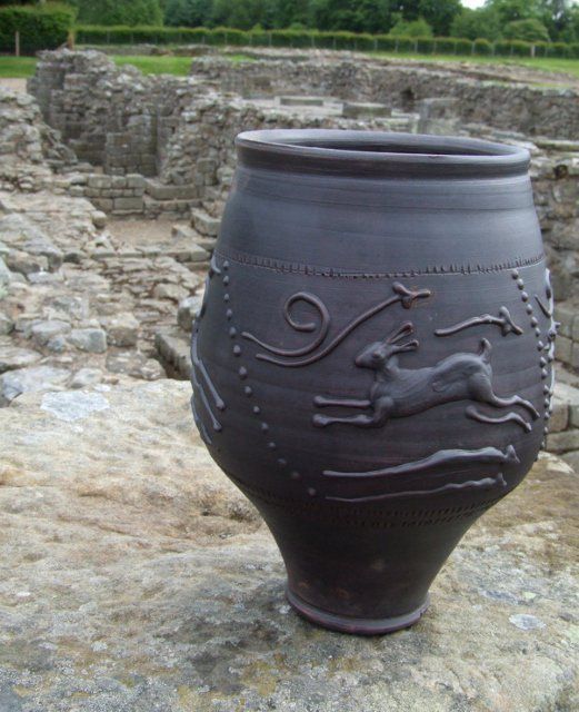 PotsOfHistory's tweet image. Experience the thrill of uncovering ancient techniques and gain valuable insights at our historic pottery sessions. Secure your place now through the Vindoldanda events page and unleash your inner archaeologist: buff.ly/3X7lI9r #LearnPottery #HeritageLearning