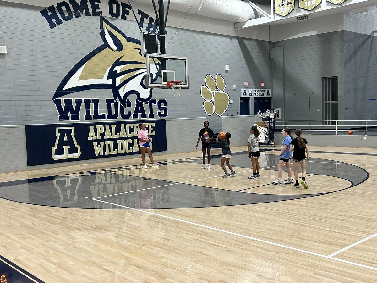 Batson Basketball (@batsonbball) on Twitter photo Great first day of our youth camp. Thanks so much to our campers & players/coaches for their hard work. We had a lot of fun & we definitely got better. Look forward to seeing everyone tomorrow! Still time to register for the next two days. <a href="/saramtidwell/">Sara Tidwell</a>
#Family #ClawsOut 😼🏀🔵🟡 Great first day of our youth camp. Thanks so much to our campers & players/coaches for their hard work. We had a lot of fun & we definitely got better. Look forward to seeing everyone tomorrow! Still time to register for the next two days. <a href="/saramtidwell/">Sara Tidwell</a>
#Family #ClawsOut 😼🏀🔵🟡