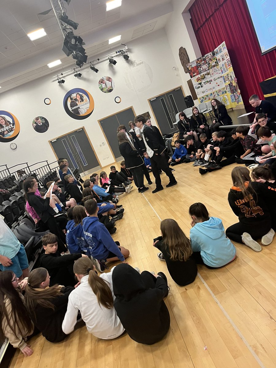 DHS_PET's tweet photo. ✏️Our P7’s were up for their first full day in DHS before coming after summer.

⭐️I’m so proud of our PET pupils today, they all showed fantastic leadership running sessions for all of the new S1! 

☺️Looking forward to the next two days of visits 

#article29 https://t.co/6K56VDJPev