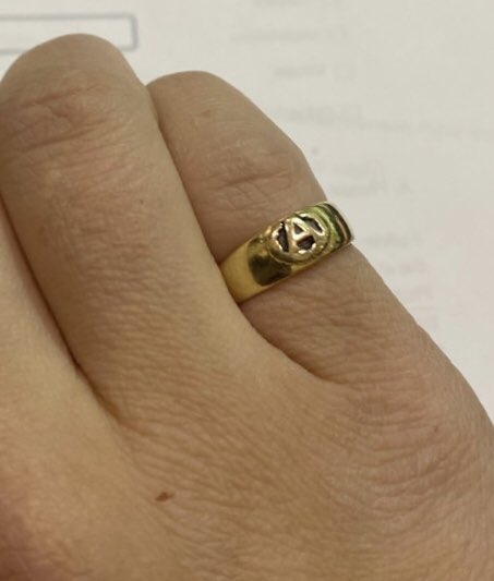 Aggrad's tweet photo. @405farmer @tammyrobert College of Agriculture grad ring is different from the iron ring worn by engineers. https://t.co/3bEIY6kkGJ