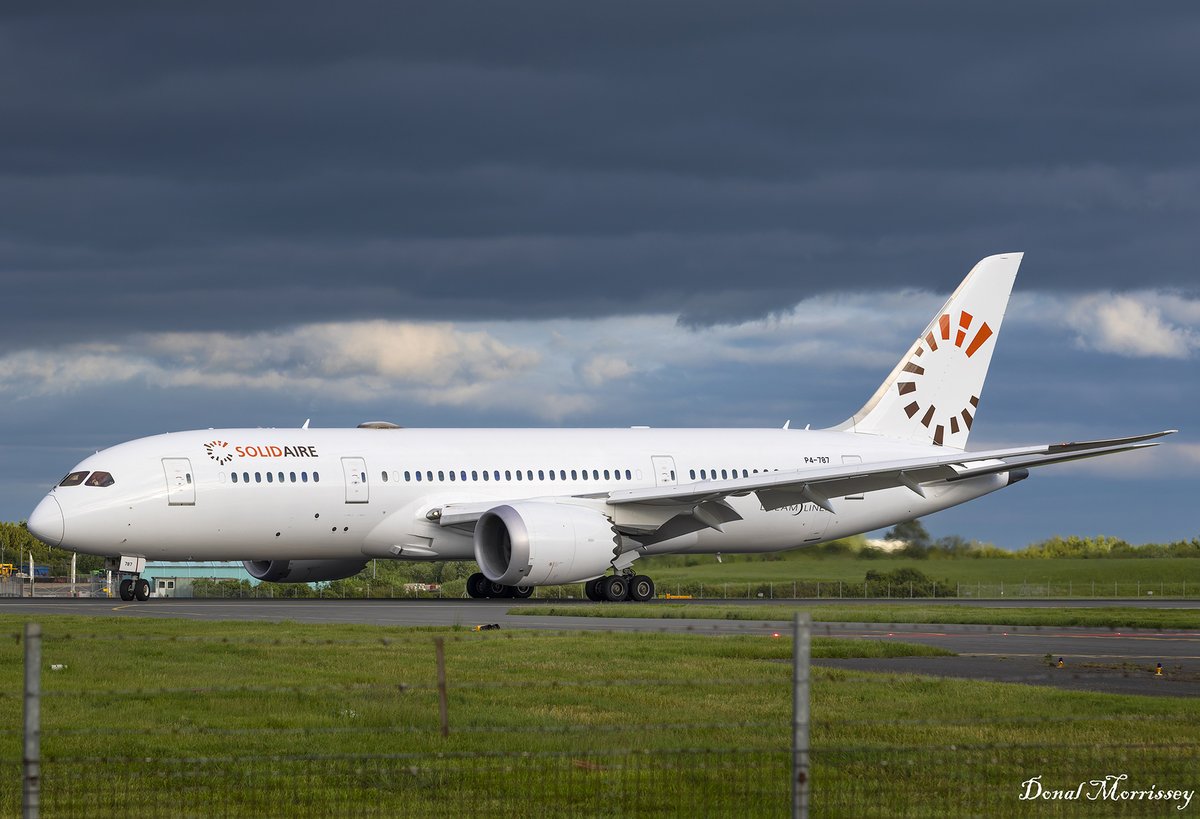 birrlad's tweet photo. Arriving @STN_Airport from Buenos Aires Comlux Aruba in Solidaire livery @Boeing 787-8 P4-787.
#avgeek #aviation #airline #airtravel #comlux #boeing #dreamliner #Stansted #london #planespotting https://t.co/odwF5ea1xT