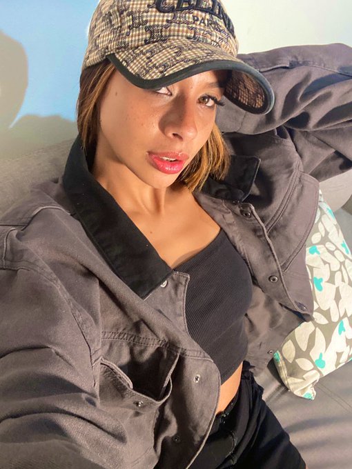 Quieres m&aacute;s fotos nudes en tu dm? 🥰 RT y ❤️ para m&aacute;s contenido 🔥 mis tetas necesitan tu leche Papasito<a href="/tag/ghvip26s"class="tags"><span>#ghvip26s</span></a><a href="/tag/onlyfans_girl"class="tags"><span>#onlyfans_girl</span></a><a href="/tag/%E0%B8%9C%E0%B8%9A%E0%B8%95%E0%B8%A3"class="tags"><span>#ผบตร</span></a><a href="/tag/generacion98%20"class="tags"><span>#generacion98 </span></a>