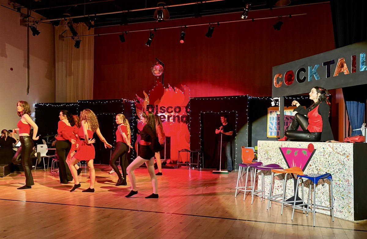 BlanefieldCare's tweet photo. We had an amazing time @BalfronHigh! A fantastic end of term school show filled with so much talent and fun! 🪩🕺🏽🎤 #BalfronHigh #CommunityConnections https://t.co/MPcTbIwFRE