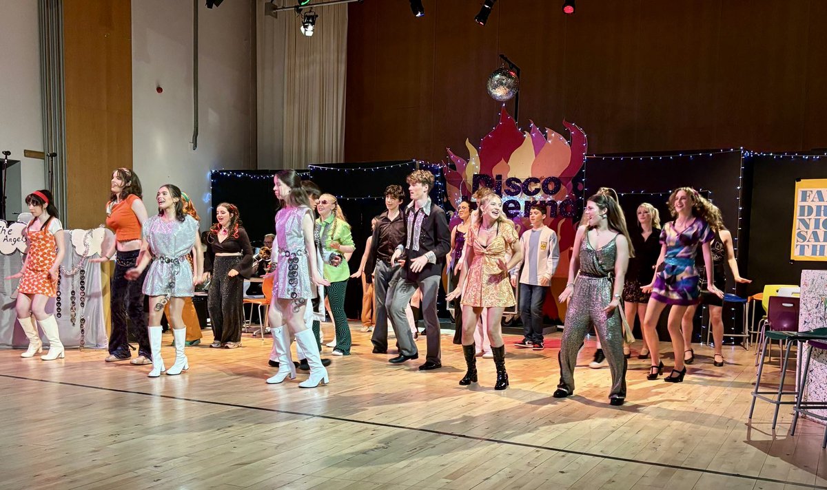 BlanefieldCare's tweet photo. We had an amazing time @BalfronHigh! A fantastic end of term school show filled with so much talent and fun! 🪩🕺🏽🎤 #BalfronHigh #CommunityConnections https://t.co/MPcTbIwFRE