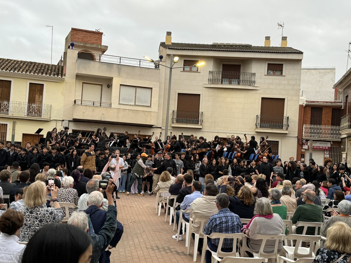 Tierra Jackson (@msjacksont3rd) on Twitter photo Huron’s Orchestras takes the stage for their first performance in Valencia, Spain. The bands have also arrived and are introduced! #TheHuronWay
<a href="/A2schools/">A2 Public Schools</a> Huron’s Orchestras takes the stage for their first performance in Valencia, Spain. The bands have also arrived and are introduced! #TheHuronWay
<a href="/A2schools/">A2 Public Schools</a>