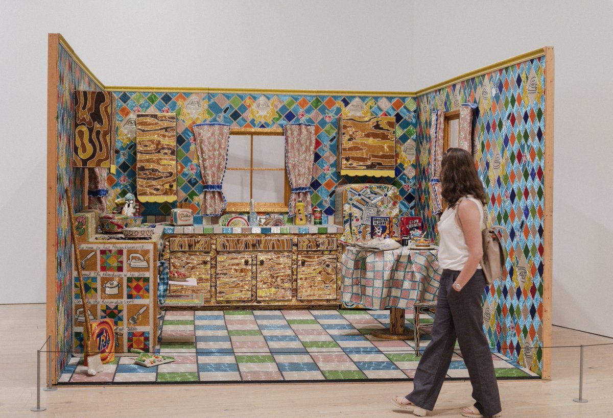 womensart1's tweet photo. 'Kitchen' 1991-1996, a full-scale and exactingly detailed kitchen created with beads, a monumental installation by artist Liza Lou, which took 5 years to make. #WomensArt https://t.co/EUSLdWKd4s