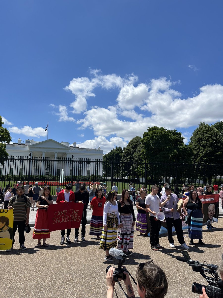 ClaireDorn69265's tweet image. Water is life! #noDAPL