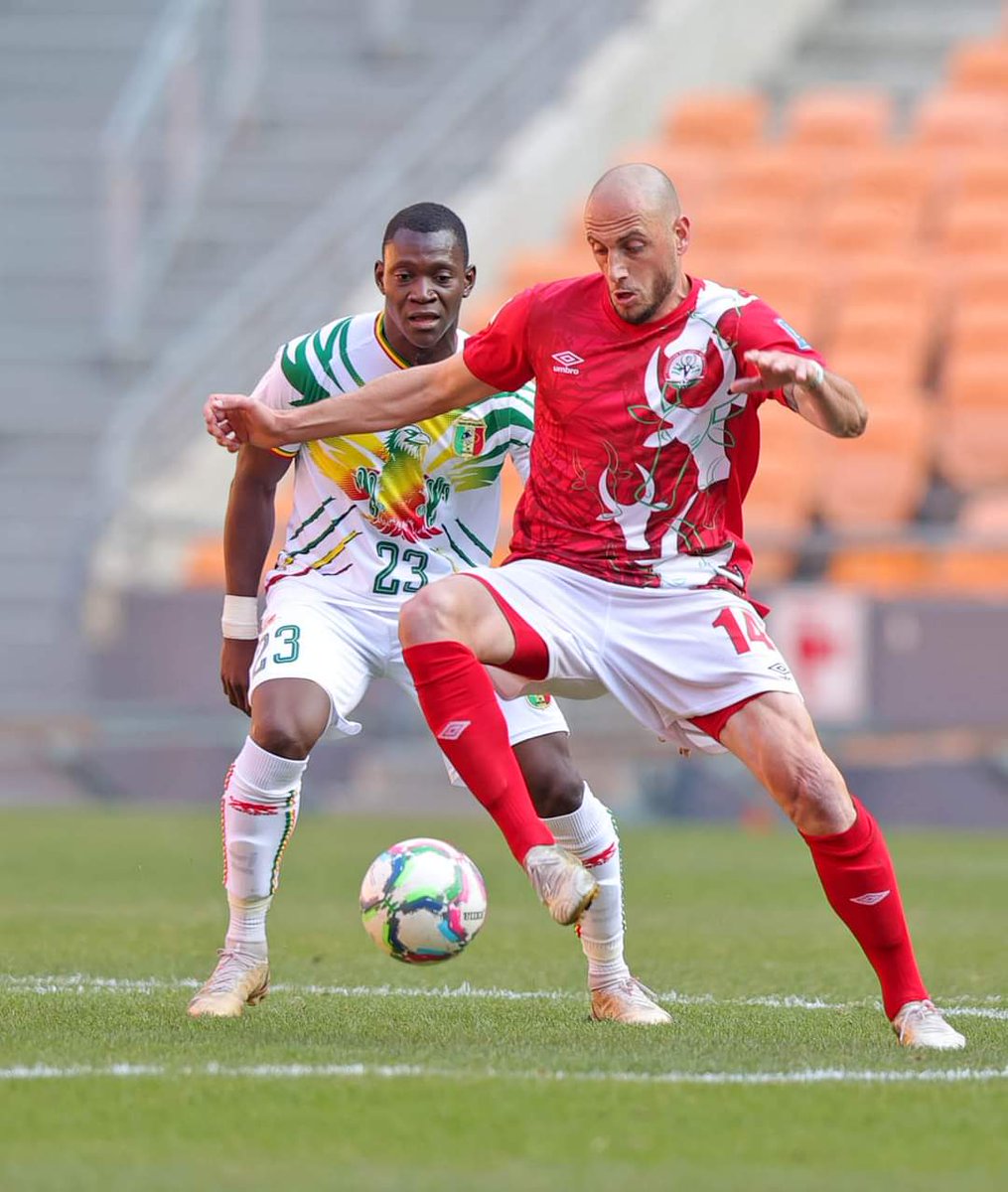 TheyThinkKits's tweet photo. Madagascar v Mali earlier today was an absolute kit madness, in the best possible way. https://t.co/XrWjqEAesW