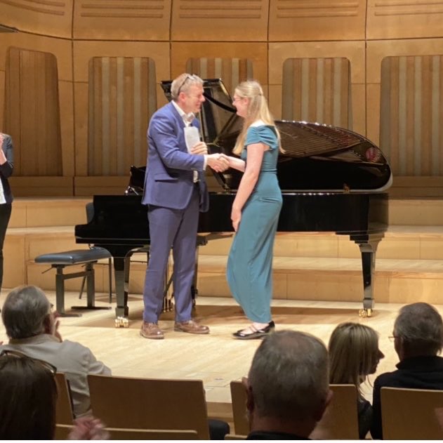thebatonsinghs's tweet photo. Huge congratulations to the winner of the #rwcmd Stoutzker Prize, Katie, and finalists Rhys, Luke, and Meg! It was a privilege to hear colleagues inviting the audience into their personal musical oeuvre. What an inspirational evening - congrats to all! https://t.co/wbVTaX5ITj