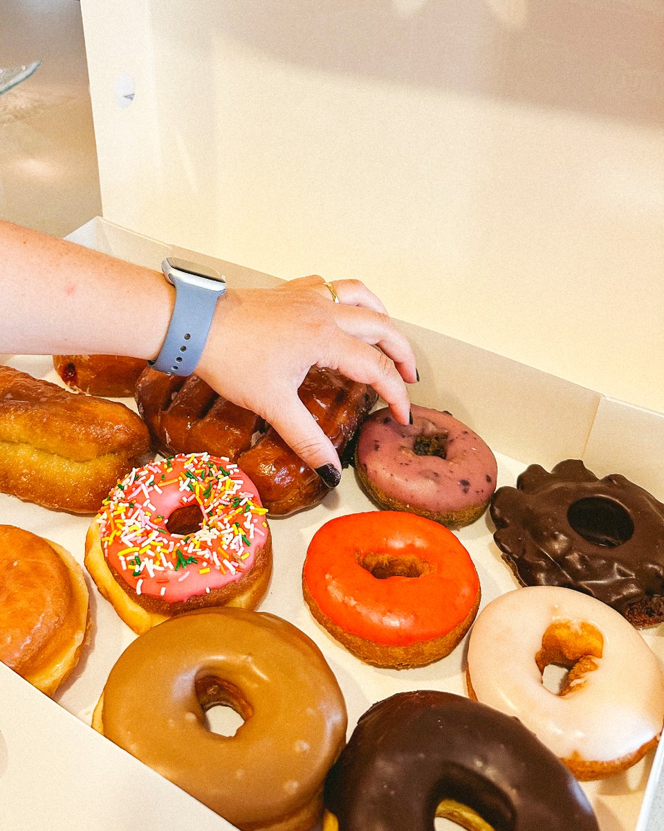 BlufishDesign's tweet photo. Last week we celebrated national donut day with the team here at Blufish! We celebrated by picking up some tasty donuts from Randys Donuts. 🍩 There is nothing better than starting off our day with a sweet treat! https://t.co/zYUYoZu3tP