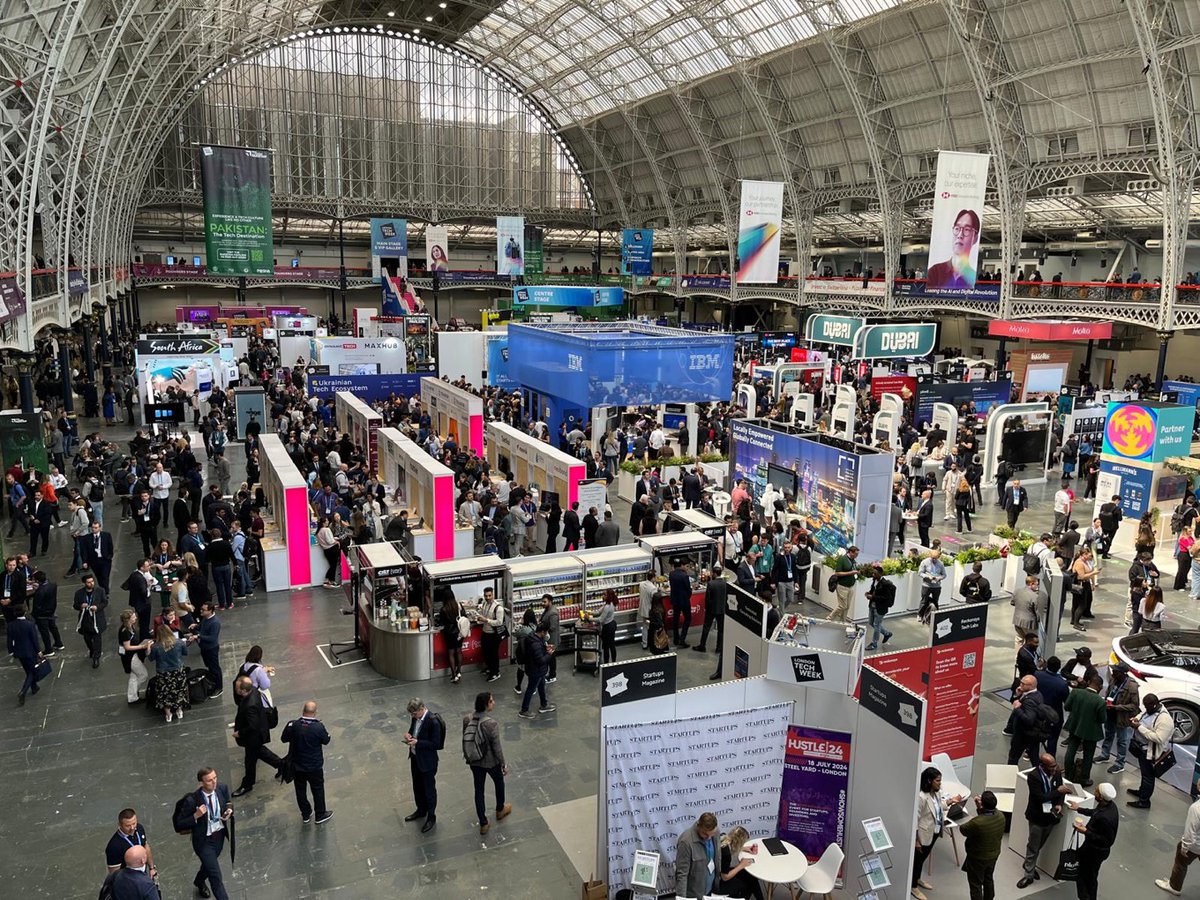 EdmontonGlobal's tweet photo. Some @LDNTechWeek day 1 highlights! 🎡💂🏼♂️🇬🇧
This mission is organized in partnership with @calgaryeconomic and @YourAlberta! #Londontechweek2024
learn: more: https://t.co/4MEOqT8XXe https://t.co/6AFscNmSsb