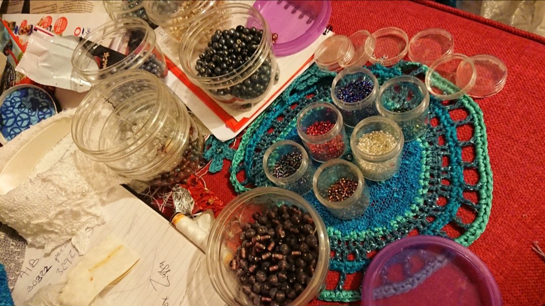 carolineknits's tweet photo. The trick is not to get up suddenly...
Beads 💗 #beads #beading #handbeading #beadsonthecouch #beadwork #beaded #beadaddict https://t.co/lxr0VurP4K
