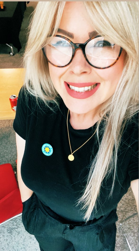 lizziebessell's tweet photo. Loved the energy &amp; passion in the room today - lovely to meet the @FNightingaleF emerging strategic scholars 24/25 - thank you for making me feel so welcome! Lots of shiny stars, excited to support you anyway I can throughout your journey. #teamFNF #alumna https://t.co/UYRXP271X7