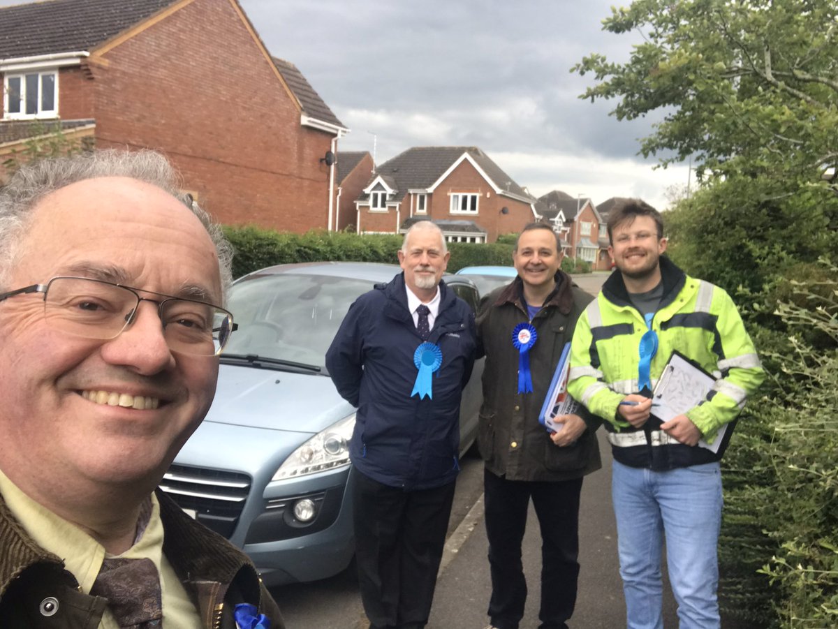 Rupert_Matthews's tweet photo. It’s been a grand evening of canvassing with @AlbertoCostaMP &amp; @SLConservatives in #Lutterworth. Found plenty of @Conservatives ready to vote to re-elect their hardworking MP. 
#GeneralElection4thJuly https://t.co/d56hDnEHOe