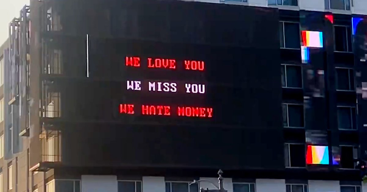 PrajnyaD's tweet photo. Behind That Viral LA Billboard That Trolled Microsoft and Other Game Companies https://t.co/uOC8TI6Inj https://t.co/kXN5KYNVtN