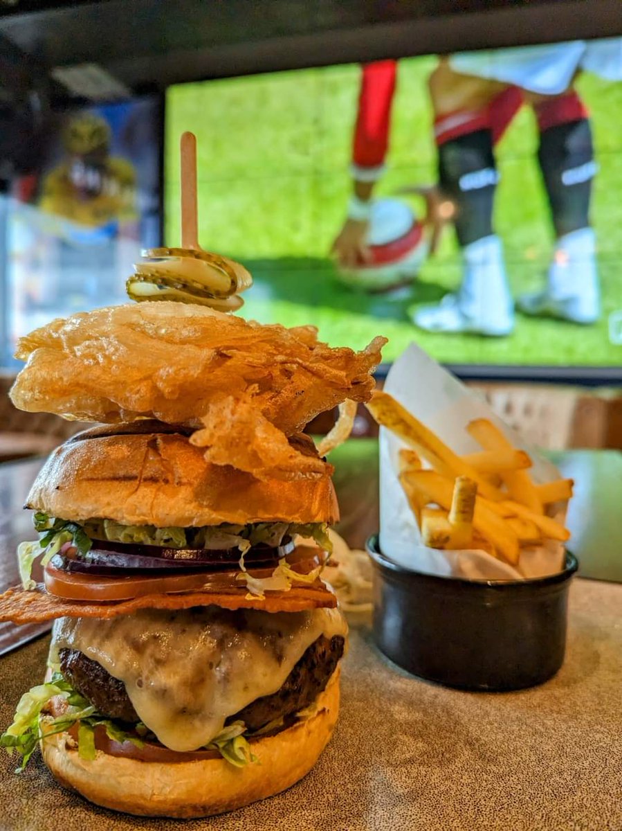 Looks tasty! 👌
 
Our gourmet burger menu is one not to be swerved! Watch the Euros in style at Bradley’s and choose from our special burger menu! 🍔⚽️

skiddle.com/whats-on/Prest…

#euros24 #borntobefylde #millfarmsportsvillage #burgermenu