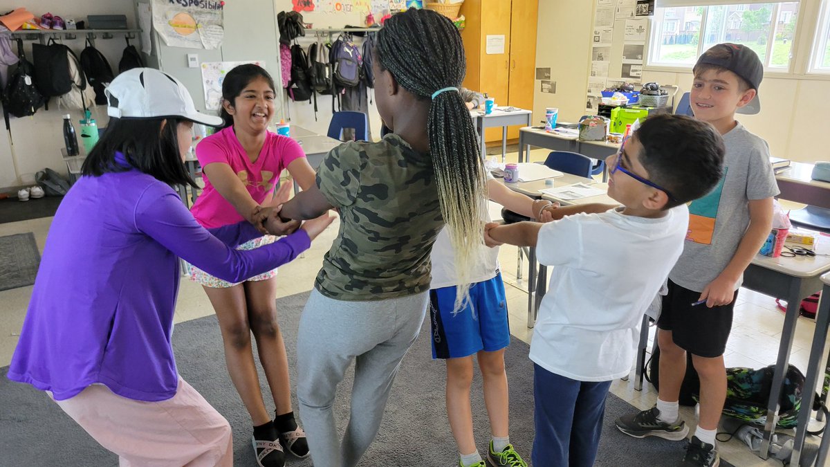 MrA_Jeffrey's tweet photo. Exploring the internal forces of compression and tension through some "hands-on" experiments! @ddwhdsb #blastingoff https://t.co/DmiA2LQyaU