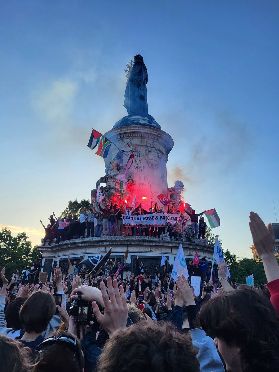 La jeunesse emmerde le Front National ! 🔥
#frontpopulaire