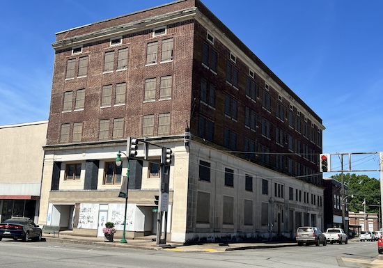 Truth_Substack's tweet image. thetruthabouteverything.com/post/the-wande…

The last post about abandoned main street America, I swear.