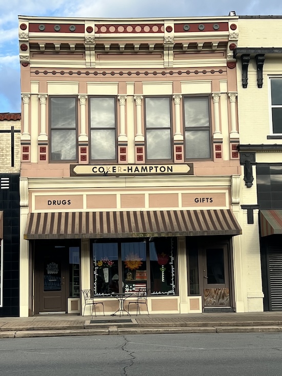 Truth_Substack's tweet image. thetruthabouteverything.com/post/the-wande…

The last post about abandoned main street America, I swear.