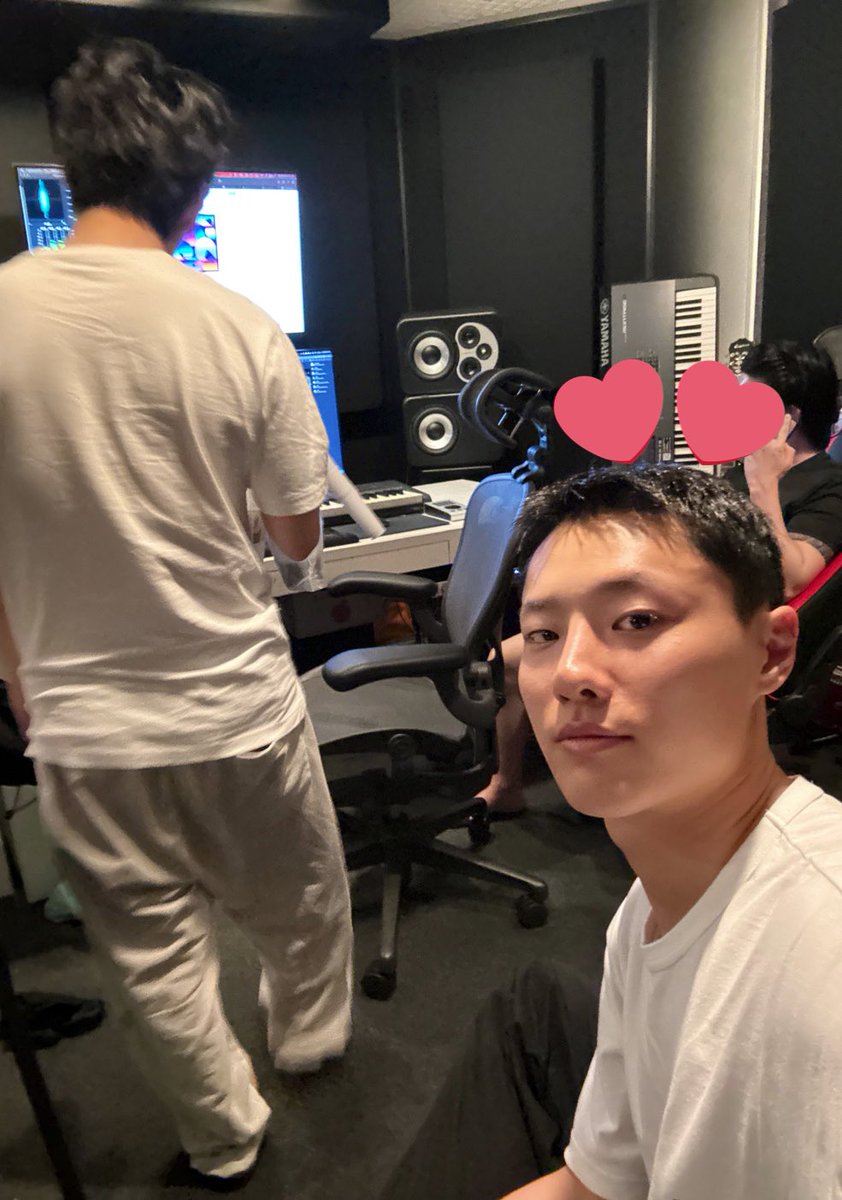 ⠀⠀⠀
⠀⠀⠀Diriku akan kembali lagi bertugas, harinya agak dingin ya, jangan lupa untuk menggunakan mantel agar tidak kedinginan. Dan juga, jangan berkeliling di musim yang dingin ini, agar tidak sakit. Jadi, dah selamat tinggal, tunggu diriku kembali!❤️⠀⠀⠀
⠀⠀⠀