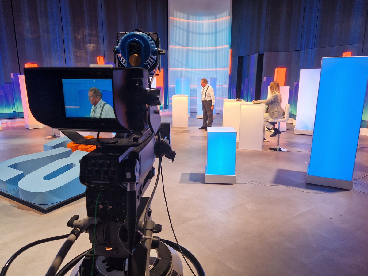 TV2000it's tweet photo. 🔴Stasera #12giugno su #Tv2000 il giornalista @AntDiBella conduce ‘#DiBellasul28’
👉#attualità, #collegamenti, #reportage, #sondaggi
@vinmorgante https://t.co/SdBfJovxz7