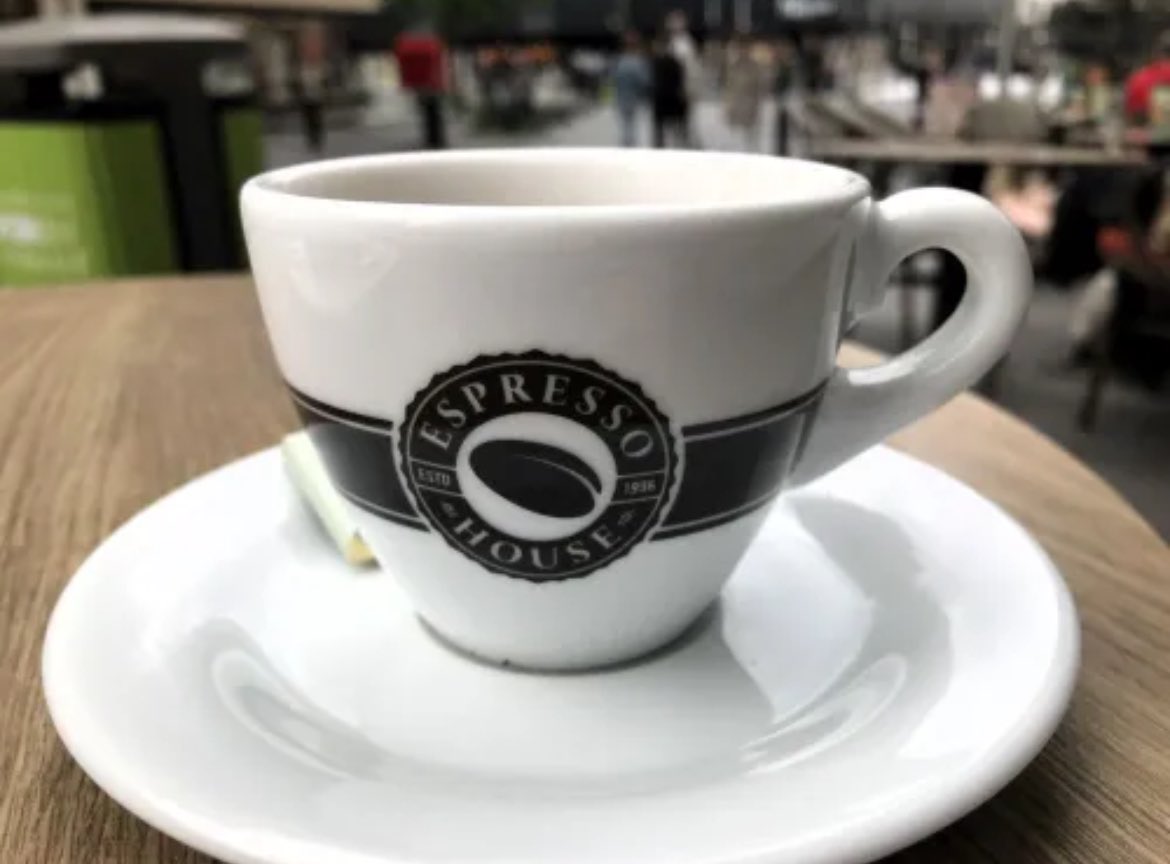 Americano
A truly solid cup with thick edges, a heavy handle, and a well suited saucer.

Produced by G. Benedikt, the Czech porcelain factory established in 1882.
Full review: coffeecupreview.com/espresso-house…