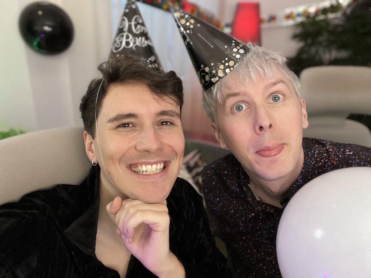 danielhowell's tweet photo. WE ARE LIVE FOR MY BIRTHDAY CHARITY STREAM RAISING FUNDS FOR PALESTINE COME MAKE MY LIFE HAVE MEANING https://t.co/C0CN0P24Cr https://t.co/5OM9J6fe5q