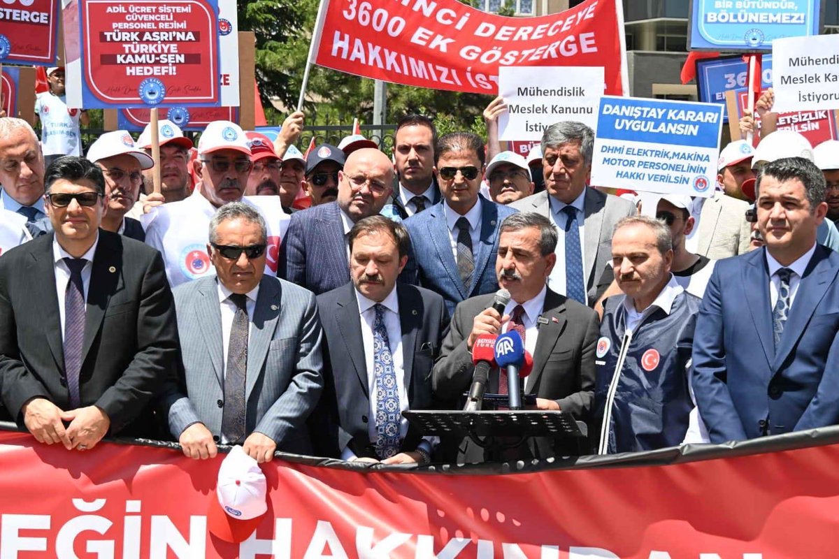 ozkan_ulupinar's tweet photo. MEMUR VE EMEKLİLERİMİZİN HAKLARI İÇİN HAZİNE VE MALİYE BAKANLIĞI ÖNÜNDEYDİK

HABERİMİZİN DETAYLARINI AŞAĞIDAKİ LİNKE TIKLAYARAK TAKİP EDEBİLİRSİNİZ
⤵️⤵️⤵️⤵️⤵️
https://t.co/w8fjSKIgb5… https://t.co/rR9bz4vwq4