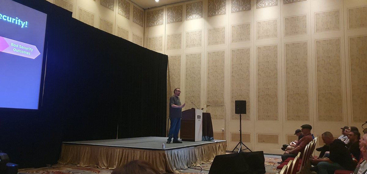 Lariana Luy tweet media