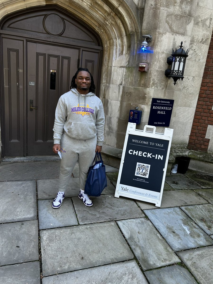 MilesCollege's tweet photo. Congrats to Nile Bennett, the FIRST HBCU student to intern at Yale Environmental Health and Safety! Your achievement highlights the talent from Miles College and HBCUs. Keep breaking barriers! #HBCUPride #MilesCollege #YaleEHS https://t.co/02qFU8aXxU