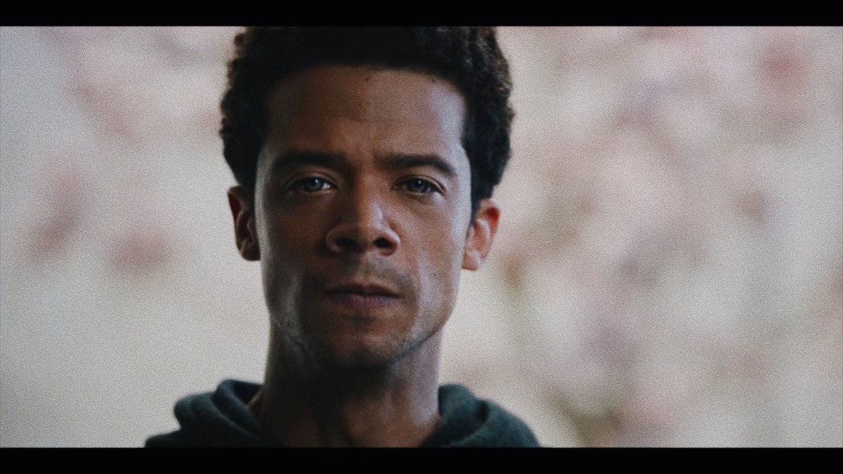 iwtvcaps's tweet photo. 2x05 “don’t be afraid, just start the tape” https://t.co/8lBMBXqWGq