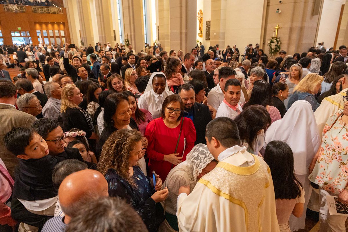 TexasCathHerald's tweet photo. See photos from the 2024 Priestly Ordinations:

https://t.co/2f9ZY2CUt9 https://t.co/8lPe3e1JPF