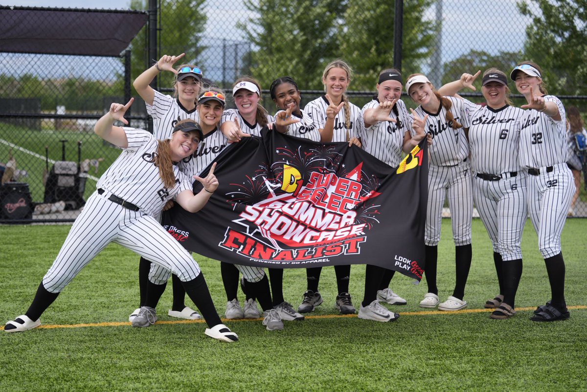D1 super select runner up! 🖤