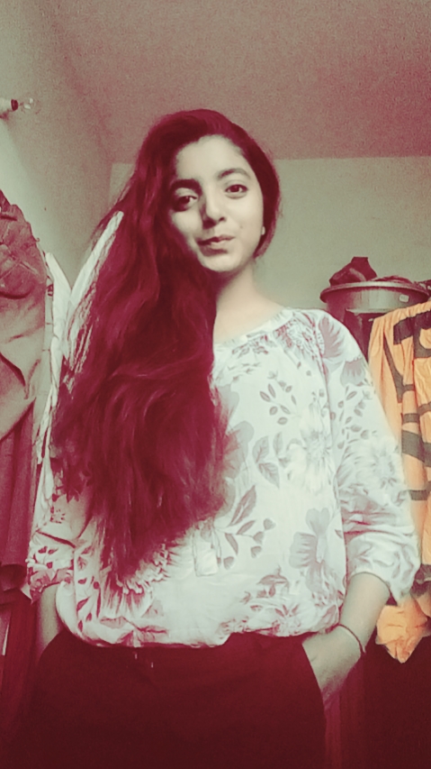 DikhaKuss's tweet photo. anyone wanna contact her ? i can give her contact number and socials with some bold pics too https://t.co/RuVoC9EkD0