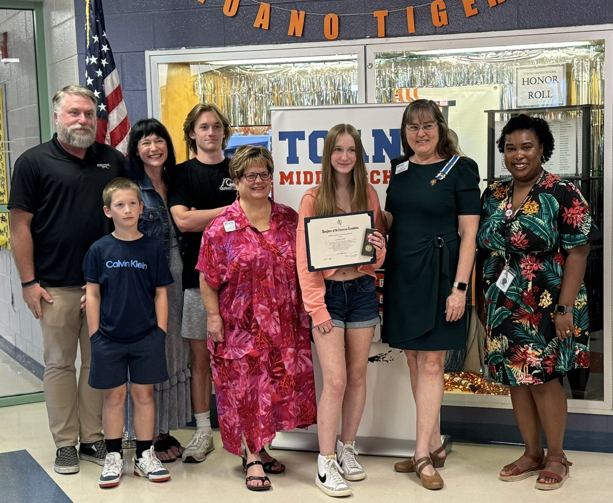 Congratulations to our DAR Citizens Award winner!Growing with Tiger PRIDE!  #Toano #ToanoIs #WeAreWJCC