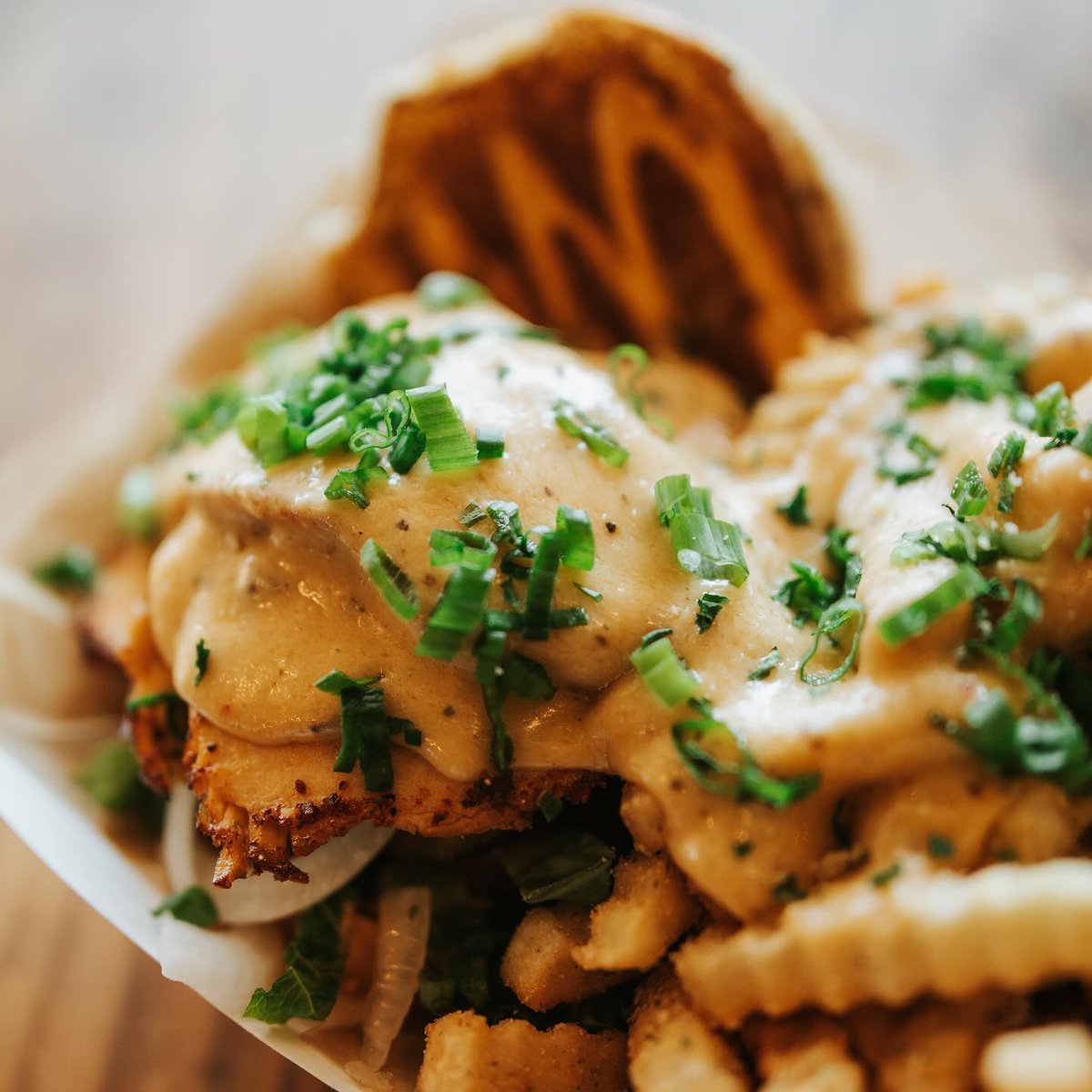 KyTAHC's tweet photo. As Juneteenth approaches, join SoulFeast Week in Lexington with delicious meals that only cost $12 each! 🍽 From June 17-23, try dishes made by local Black chefs and restauranteurs. For more details, check out https://t.co/IlJMEsknKN.
📷: @SoulFeastWeek
@VisitLEX https://t.co/a9dDD6a2Oh