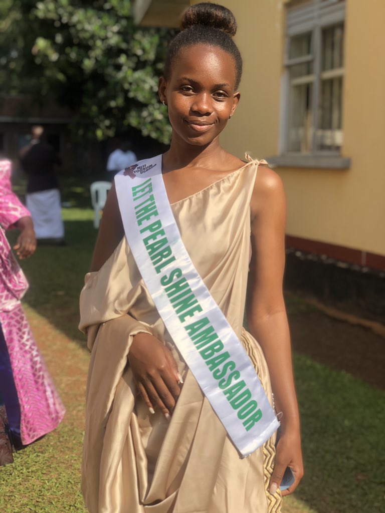 whitneykase10's tweet photo. Responsible tourism is what I stand for.
#LetthePearlShine
#KeepitCleanKeepitGreen
#ExploreBunyoro
@30thcoronation of Omukama of Bunyoro
@Bunyoro_Kitara @fmkabalega @MTWAUganda @misstourismUga @TourismBoardUg @MariaMutagamba https://t.co/OwPiGSquIl