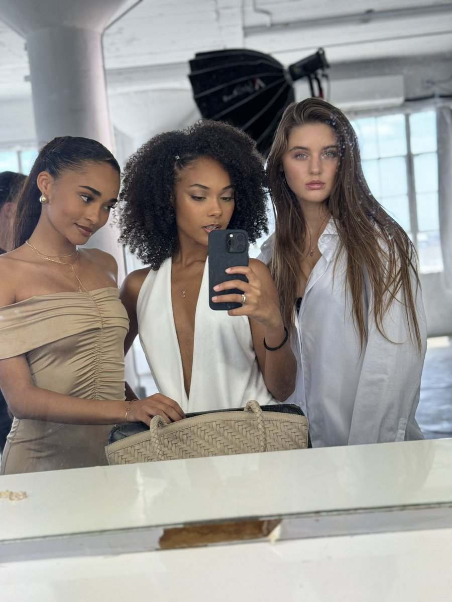 NowUnitedMusic's tweet photo. Happy #UnitersTuesday! We love you guys so much 💕 To celebrate we just shared a special singing cover on our socials, are you ready to party? 🎉🎊🫶🏼 https://t.co/uP8uFeTsbz